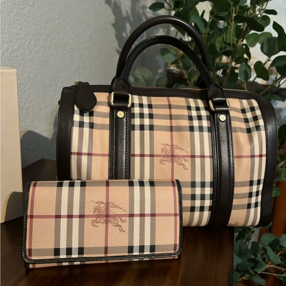 Burberry Alchester Haymarket Medium Bowler Top Handle Bag and Wallet Set NWOT - Picture 4 of 10